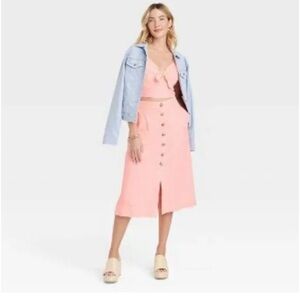 Women's Utility Midi A-Line Skirt
Universal
Thread